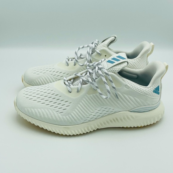 New Woman’s Adidas AlphaBounce Size 10 - Picture 4 of 12